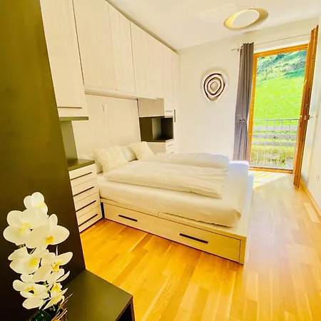Modern Mountain Aparts 3 And 4 At Skiing Slope Apartament